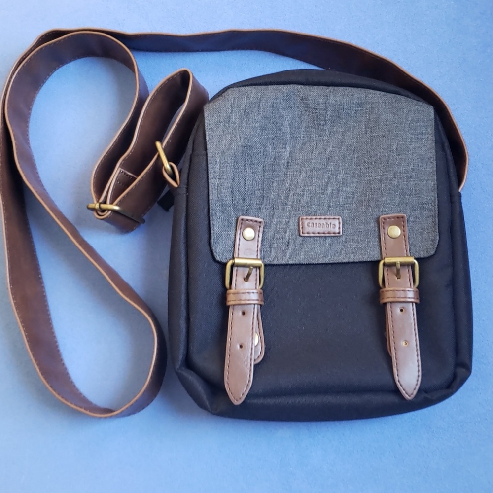 Caseable travel Kindle shoulder bag